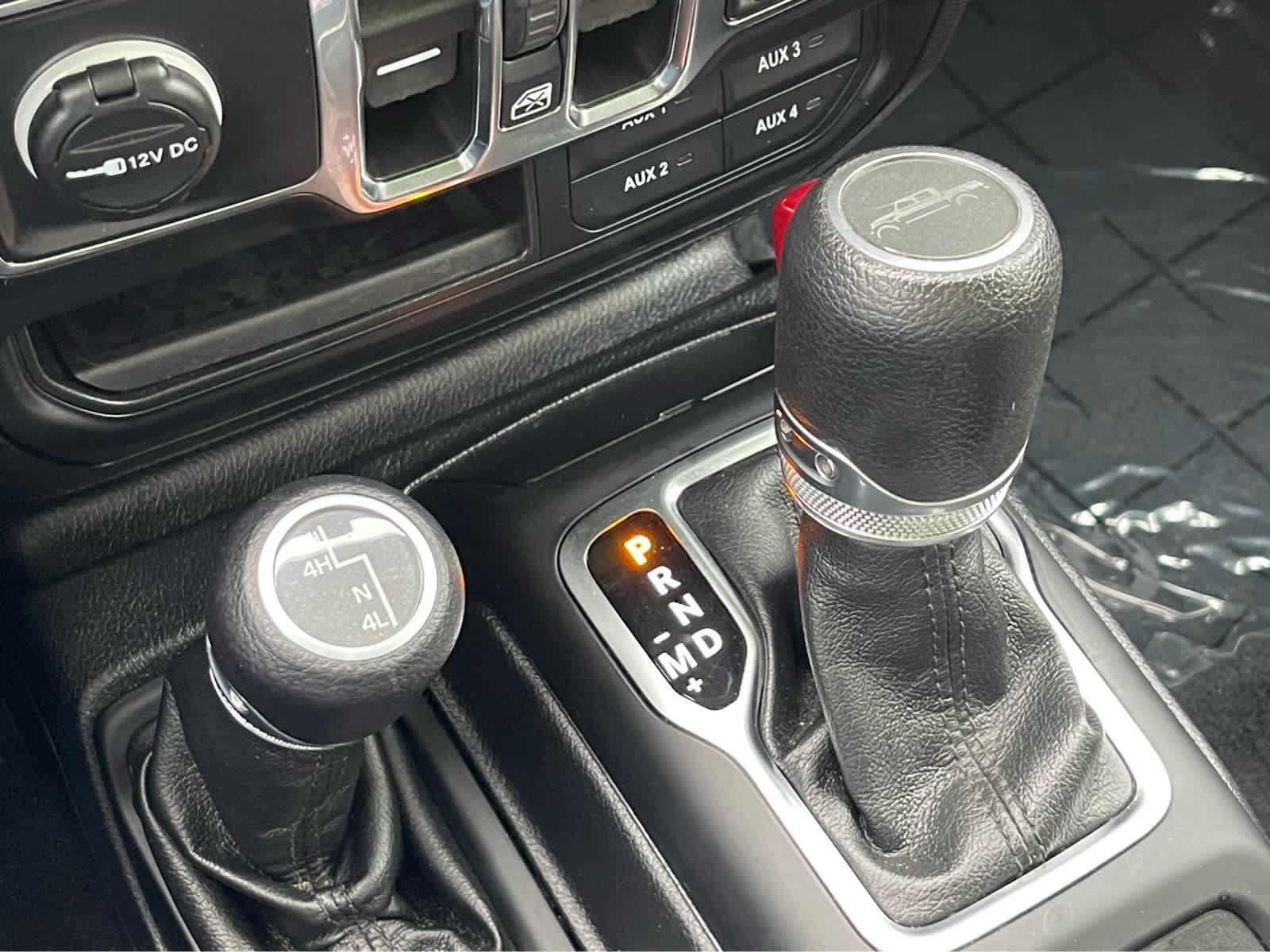 Thumbnail: 2021 Jeep Gladiator - 17