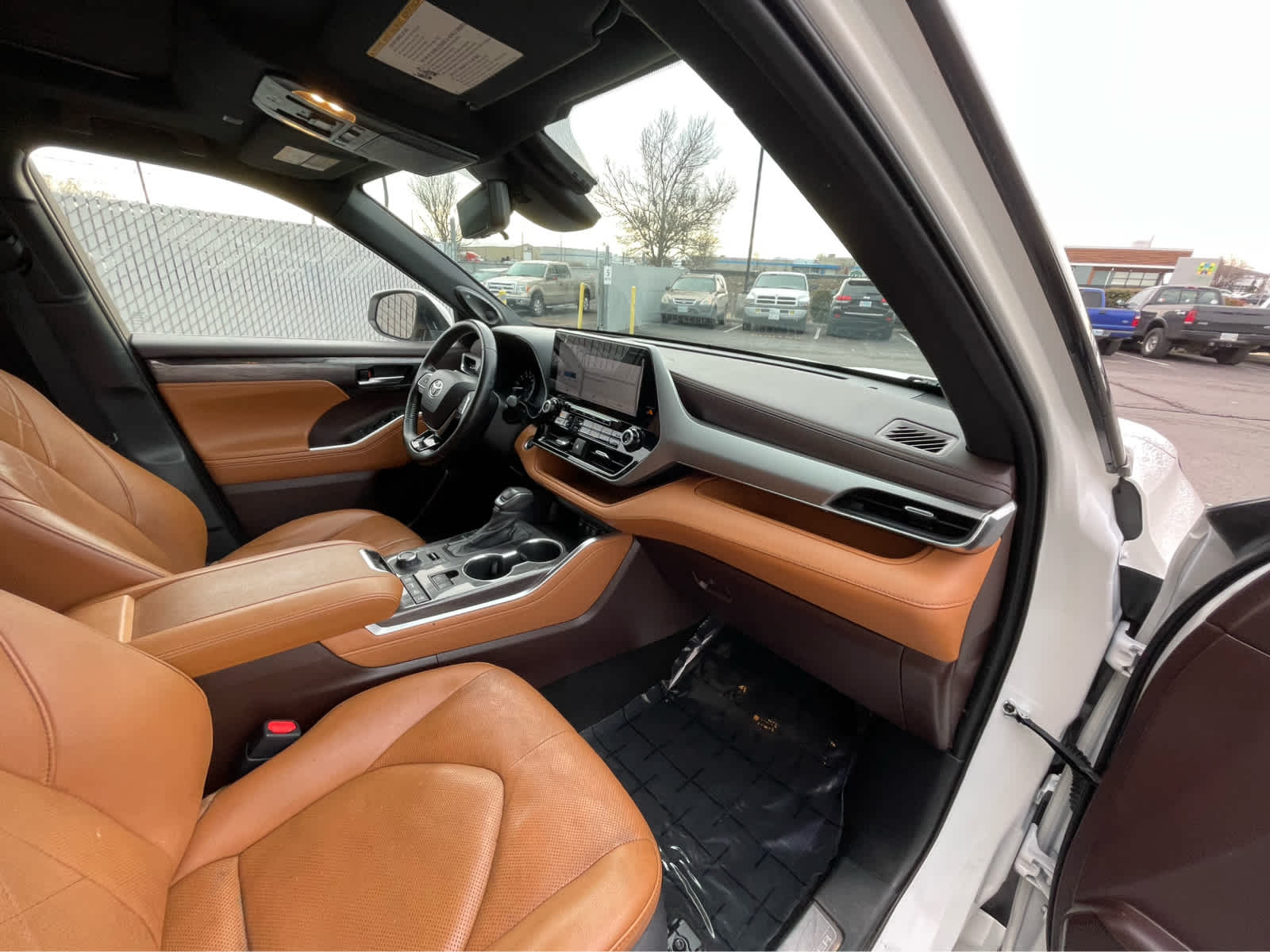 Thumbnail: 2021 Toyota Highlander - 27