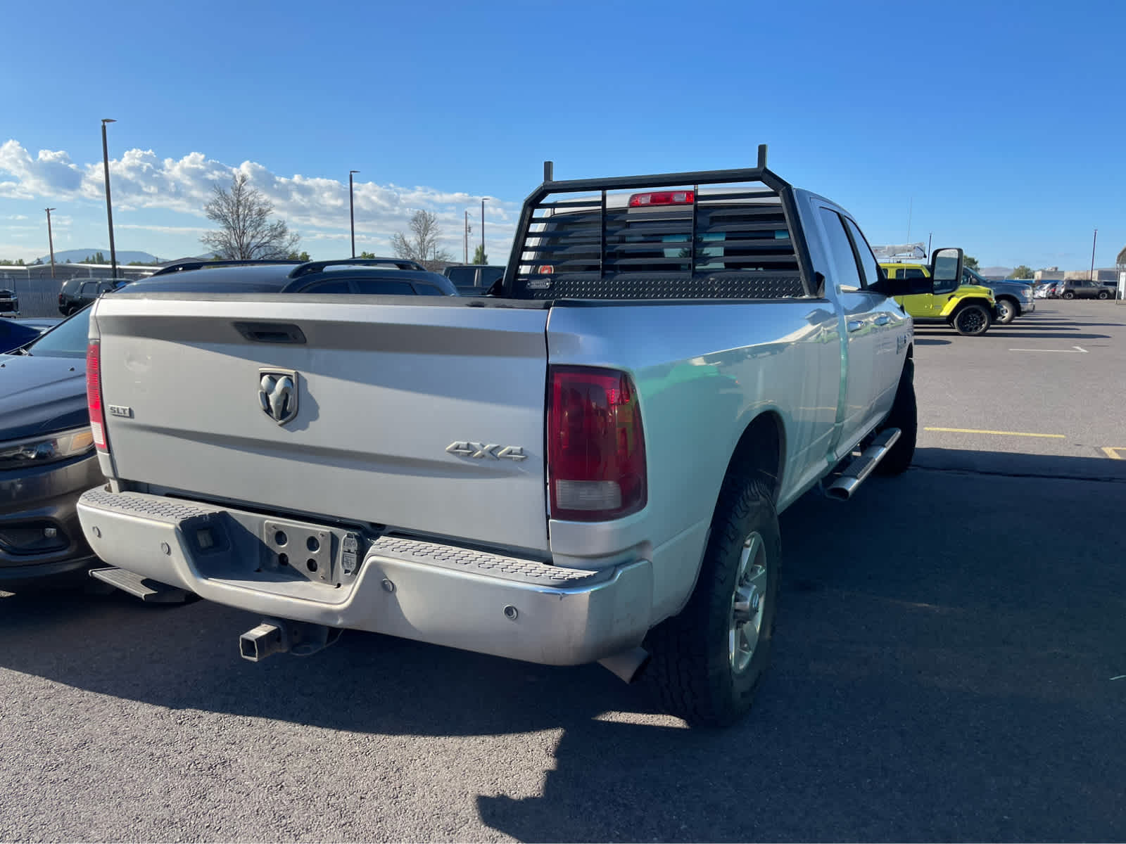 2015 Ram 3500 SLT photo 4