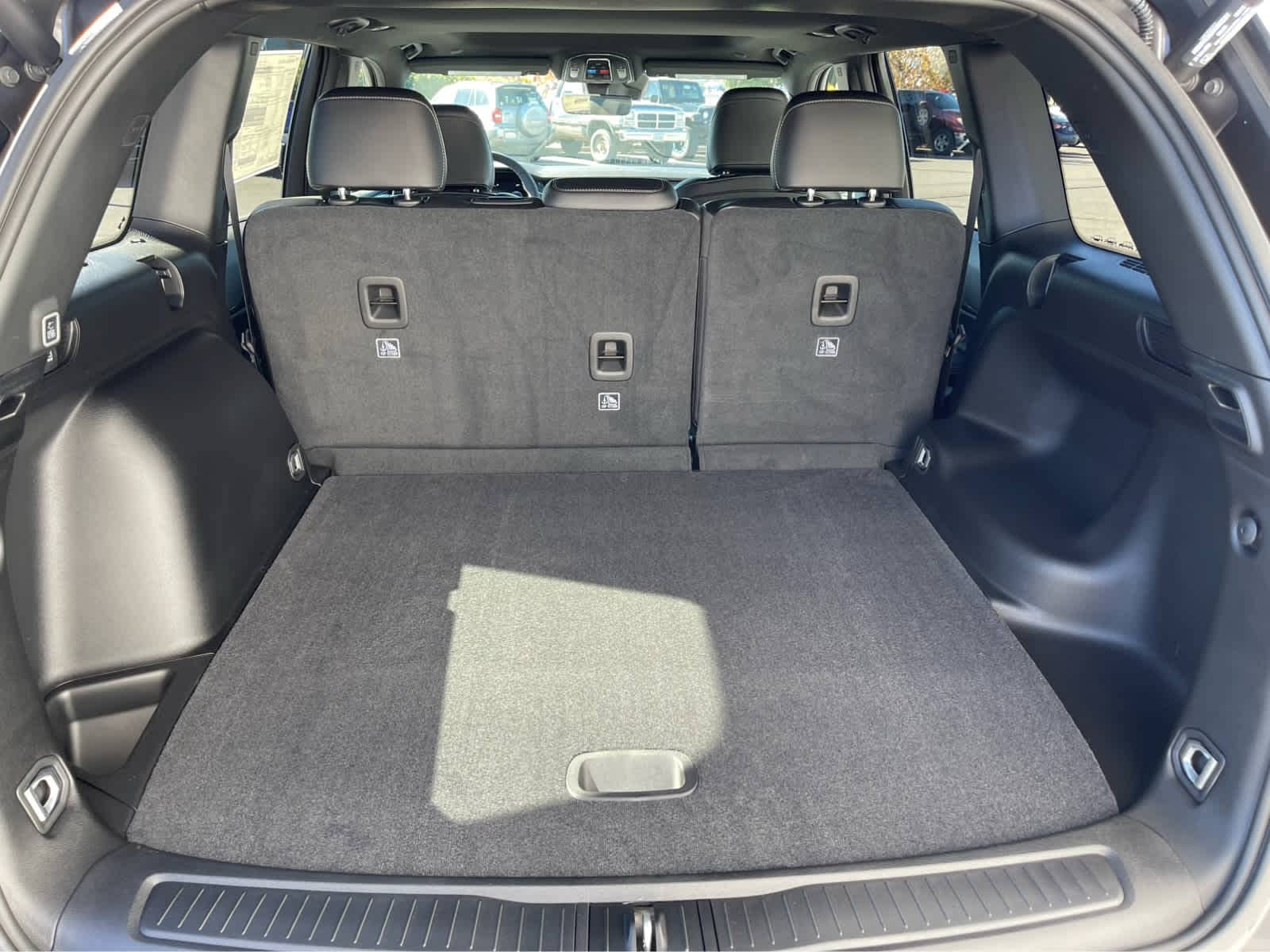 Thumbnail: 2025 Jeep Grand Cherokee - 21