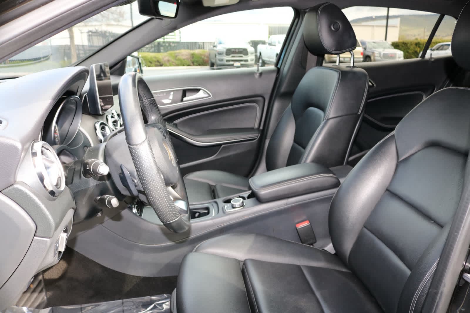 Thumbnail: 2020 Mercedes-Benz GLA - 28