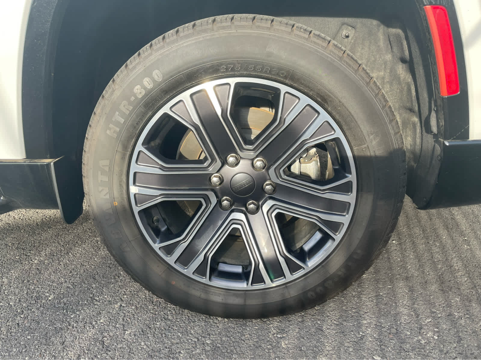 Thumbnail: 2023 Jeep Wagoneer - 12