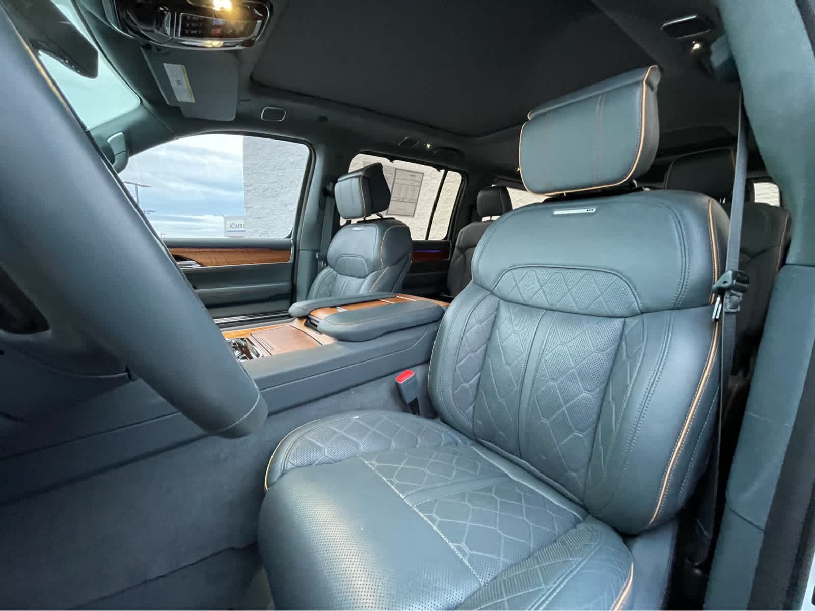 Thumbnail: 2022 Jeep Grand Wagoneer - 22