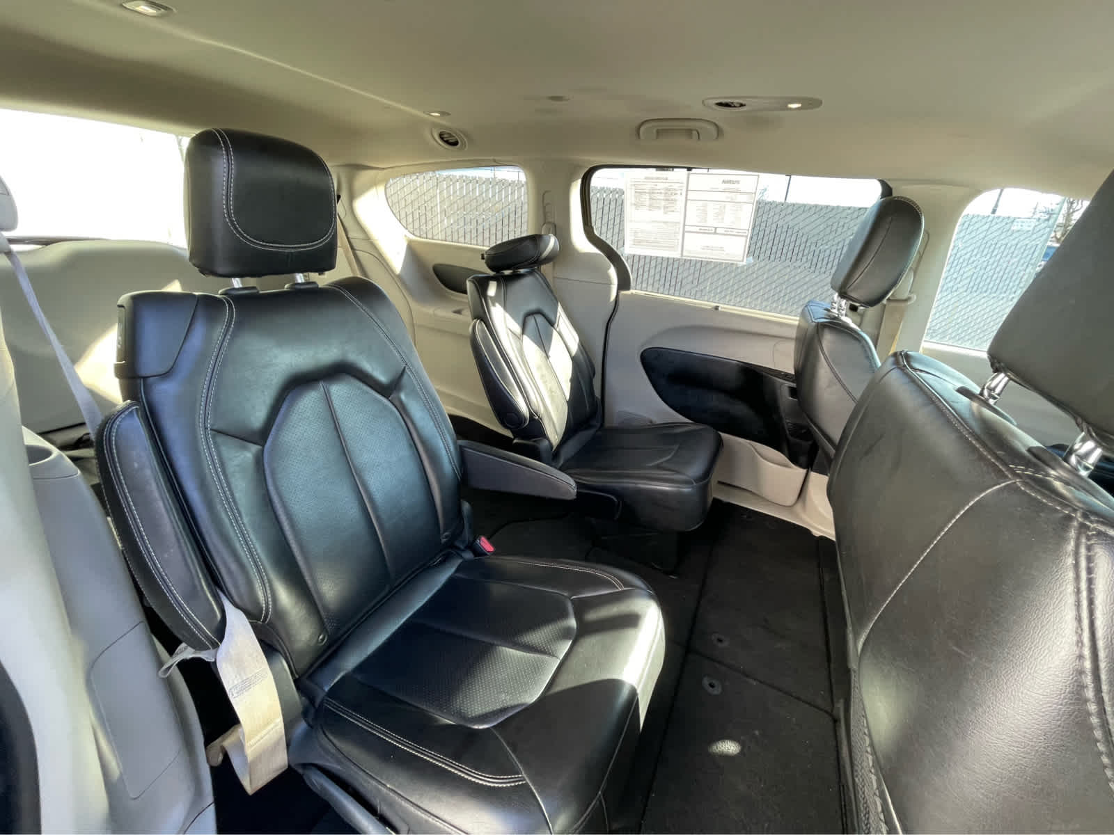 Thumbnail: 2020 Chrysler Voyager - 24