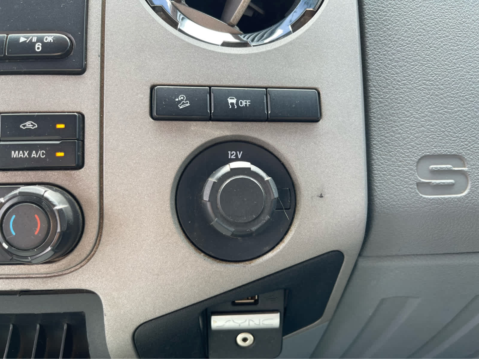 Thumbnail: 2015 Ford F-250 - 19