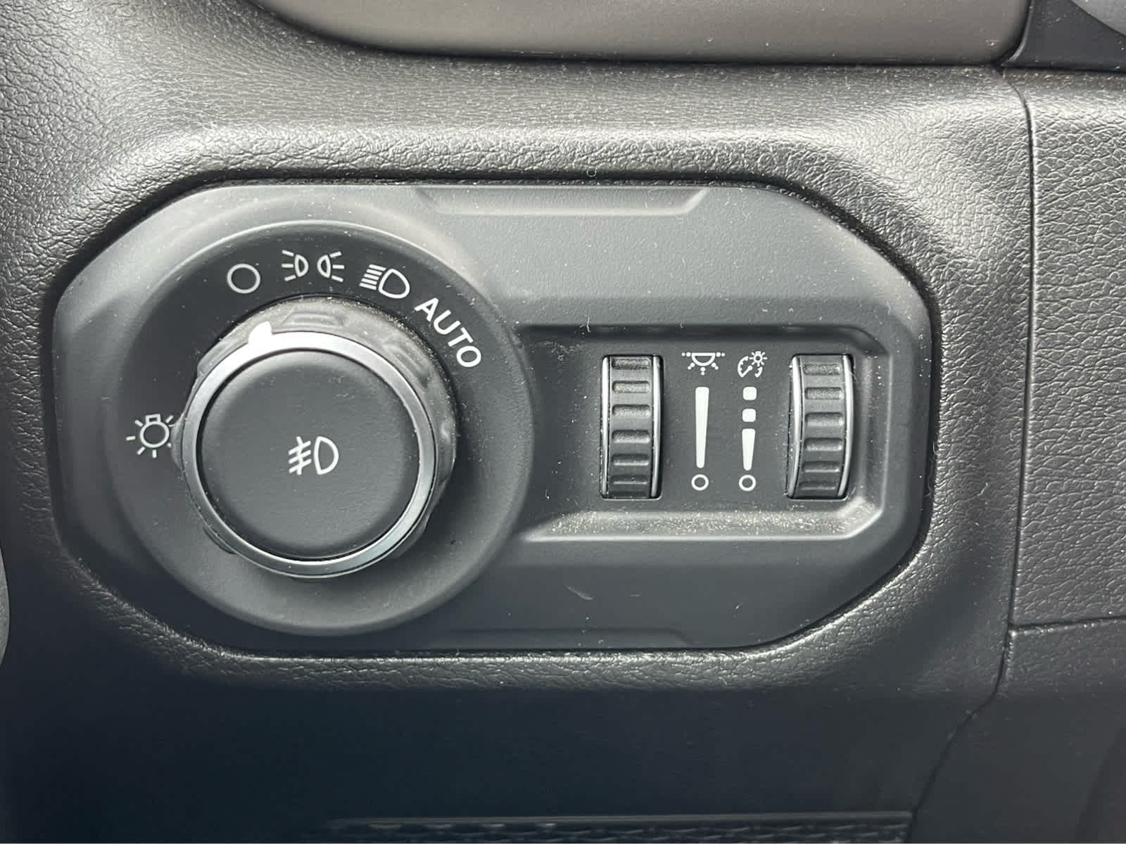 Thumbnail: 2019 Jeep Wrangler - 17