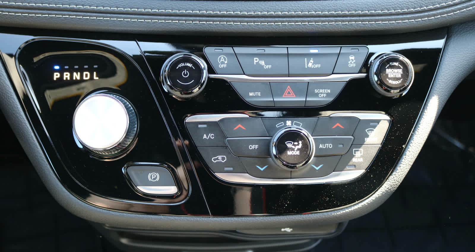 Thumbnail: 2026 Chrysler Pacifica - 16