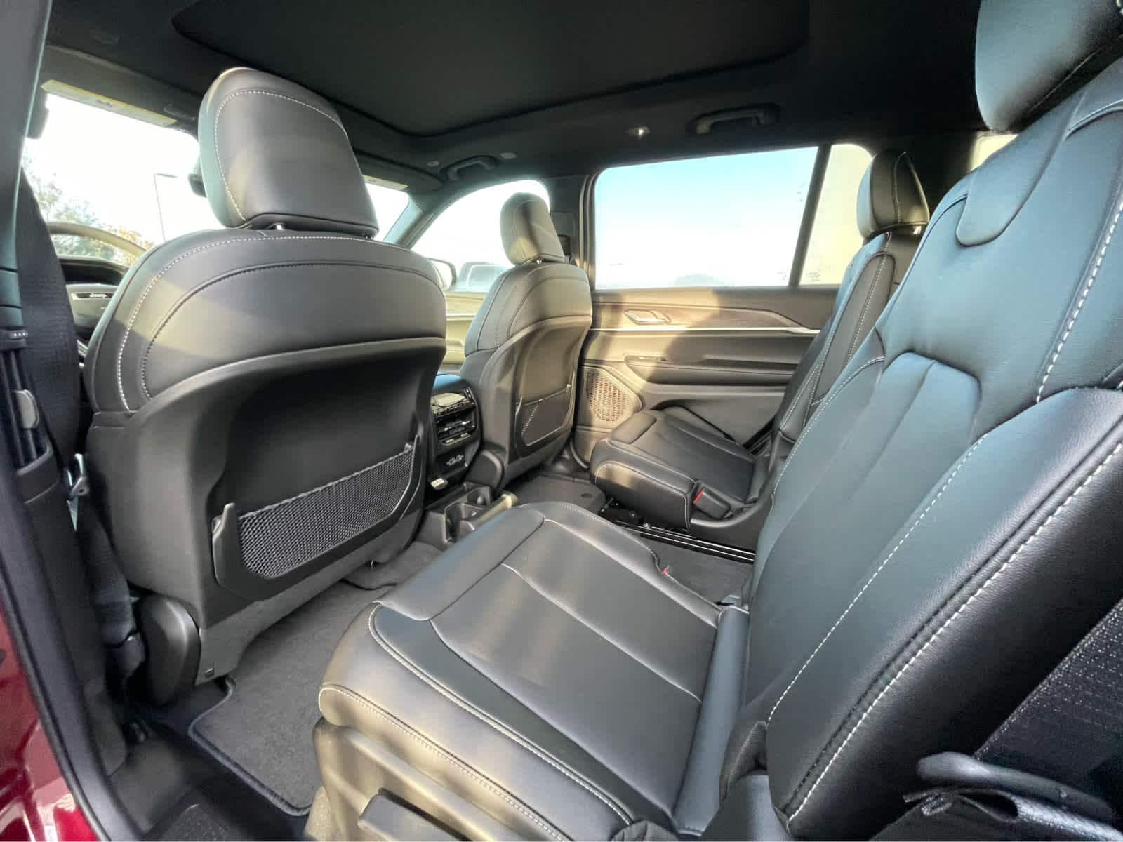 Thumbnail: 2025 Jeep Grand Cherokee - 23