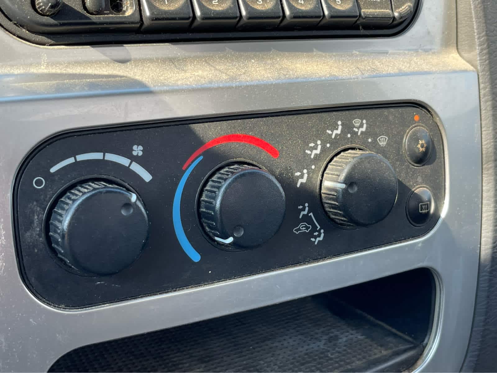 Thumbnail: 2004 Dodge Ram 2500 - 17