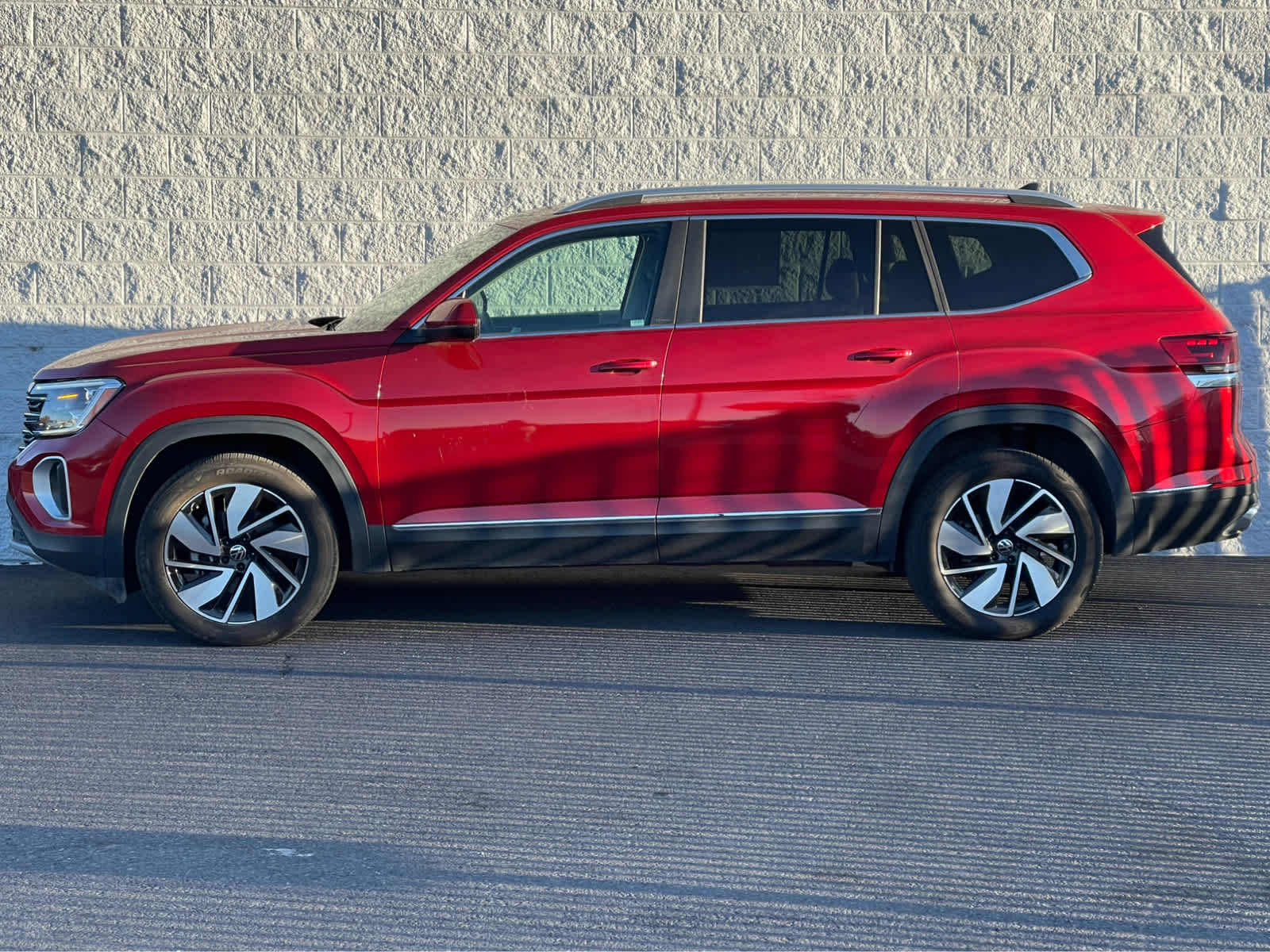 2024 Volkswagen Atlas V6 SE Technology photo 4