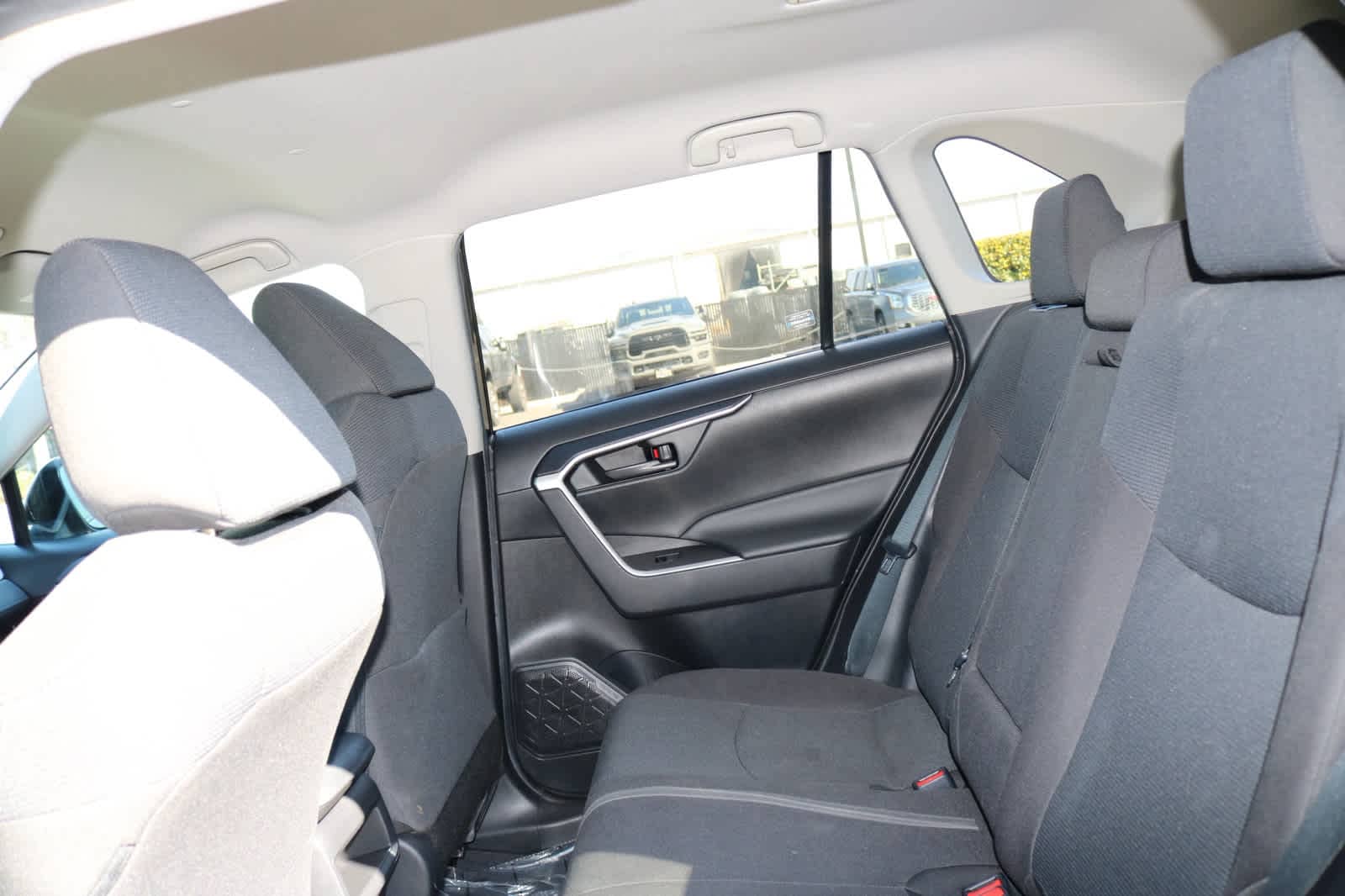 Thumbnail: 2021 Toyota RAV4 - 24