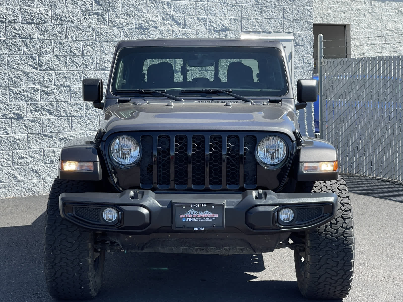 Used 2022 Jeep Gladiator California Edition with VIN 1C6HJTAG5NL161261 for sale in Klamath Falls, OR