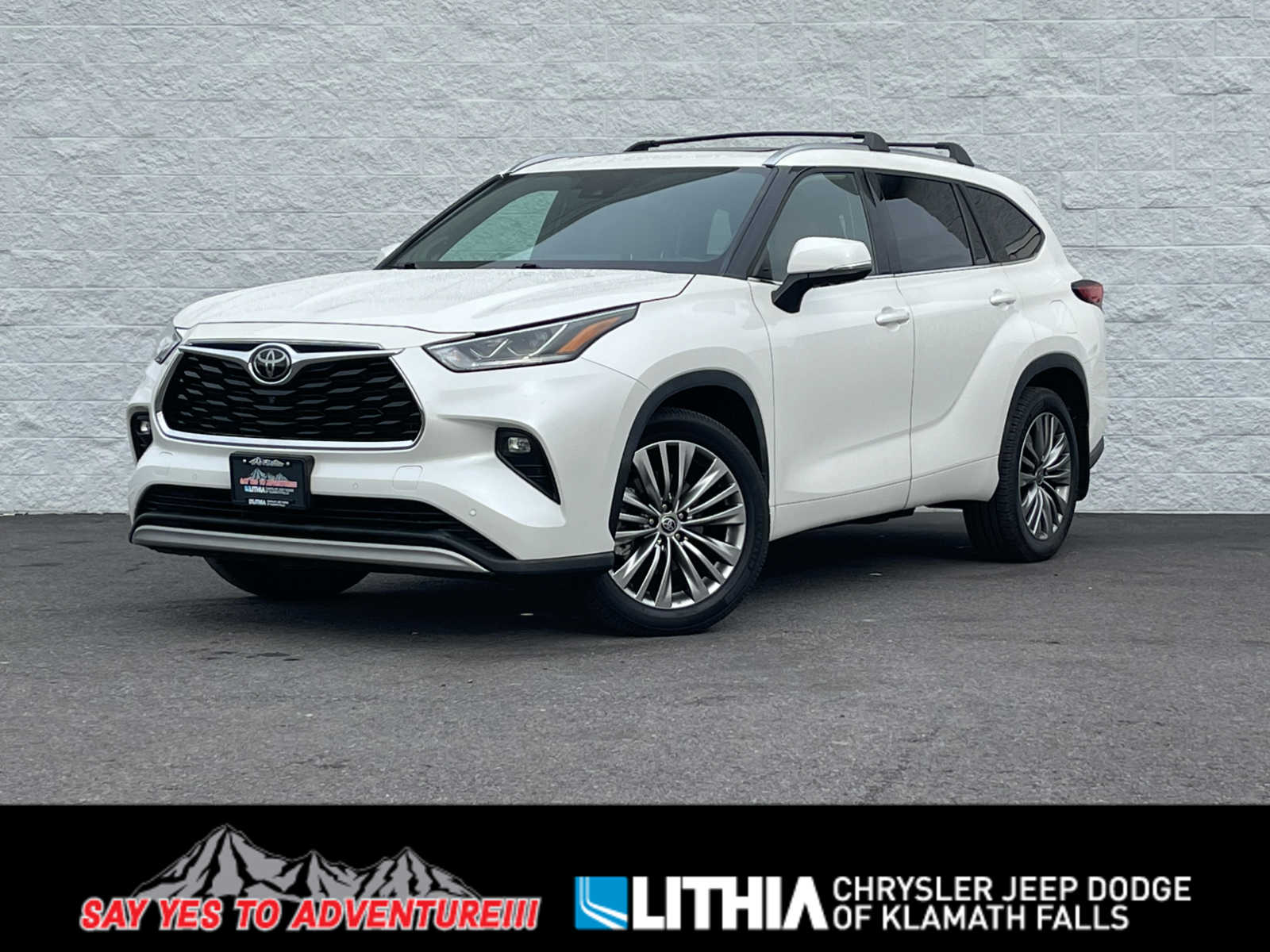 2021 Toyota Highlander Platinum's photo