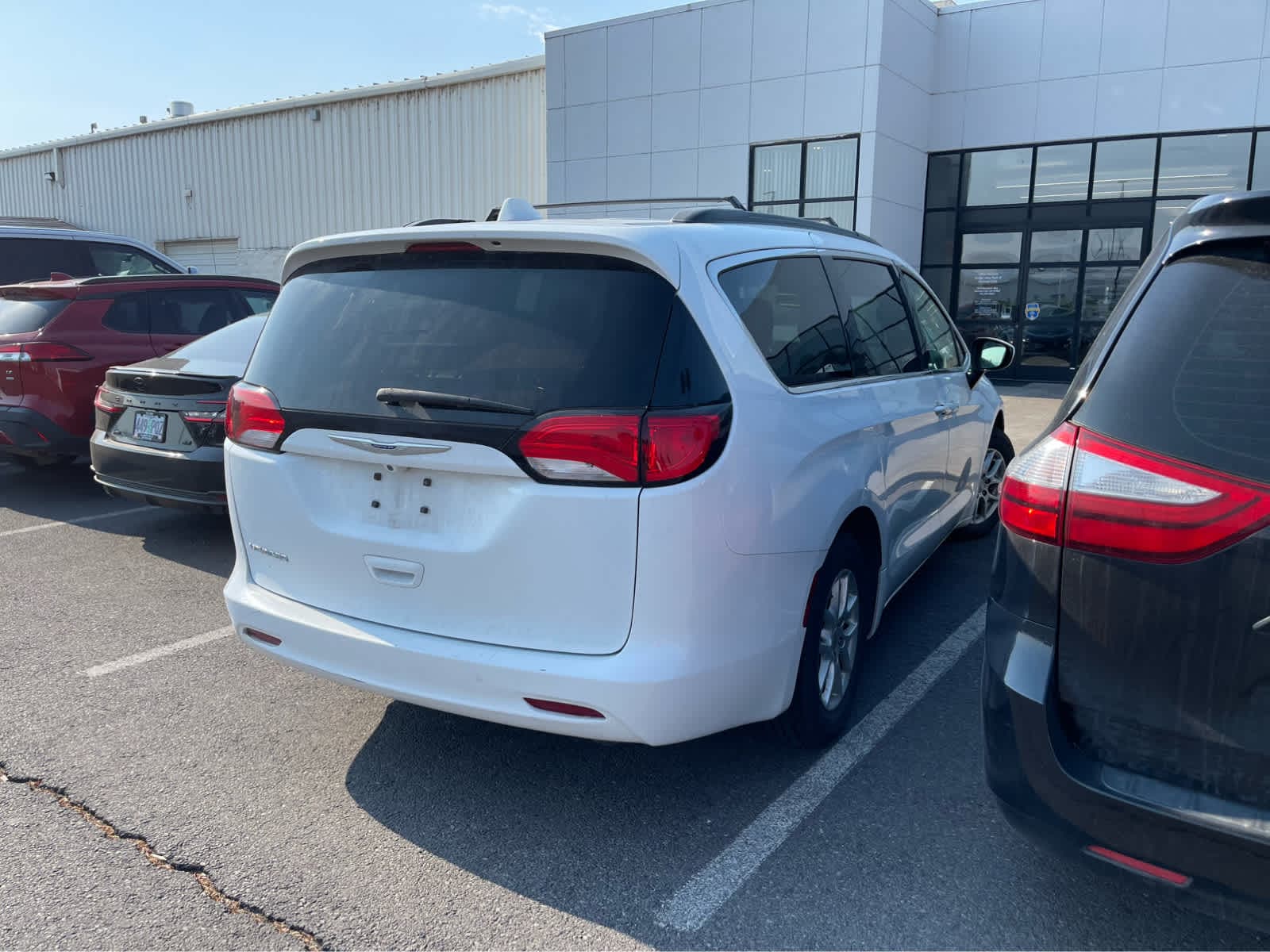 Thumbnail: 2020 Chrysler Voyager - 4