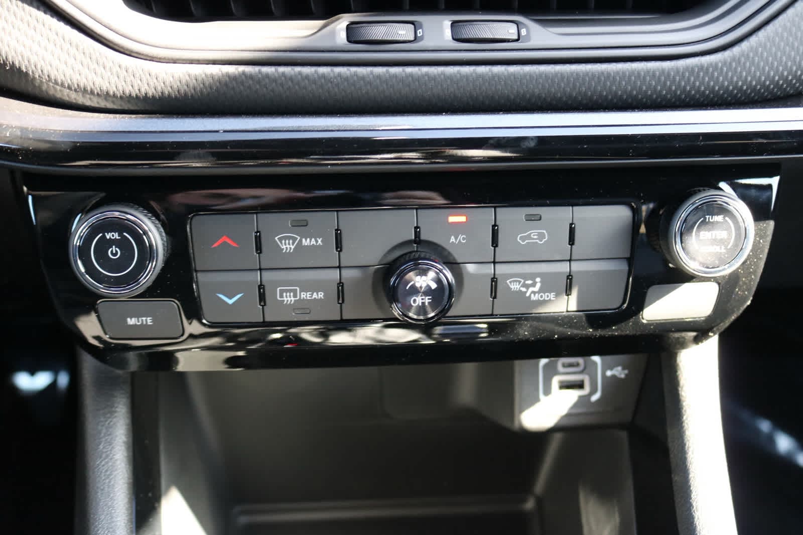 Thumbnail: 2026 Jeep Compass - 17
