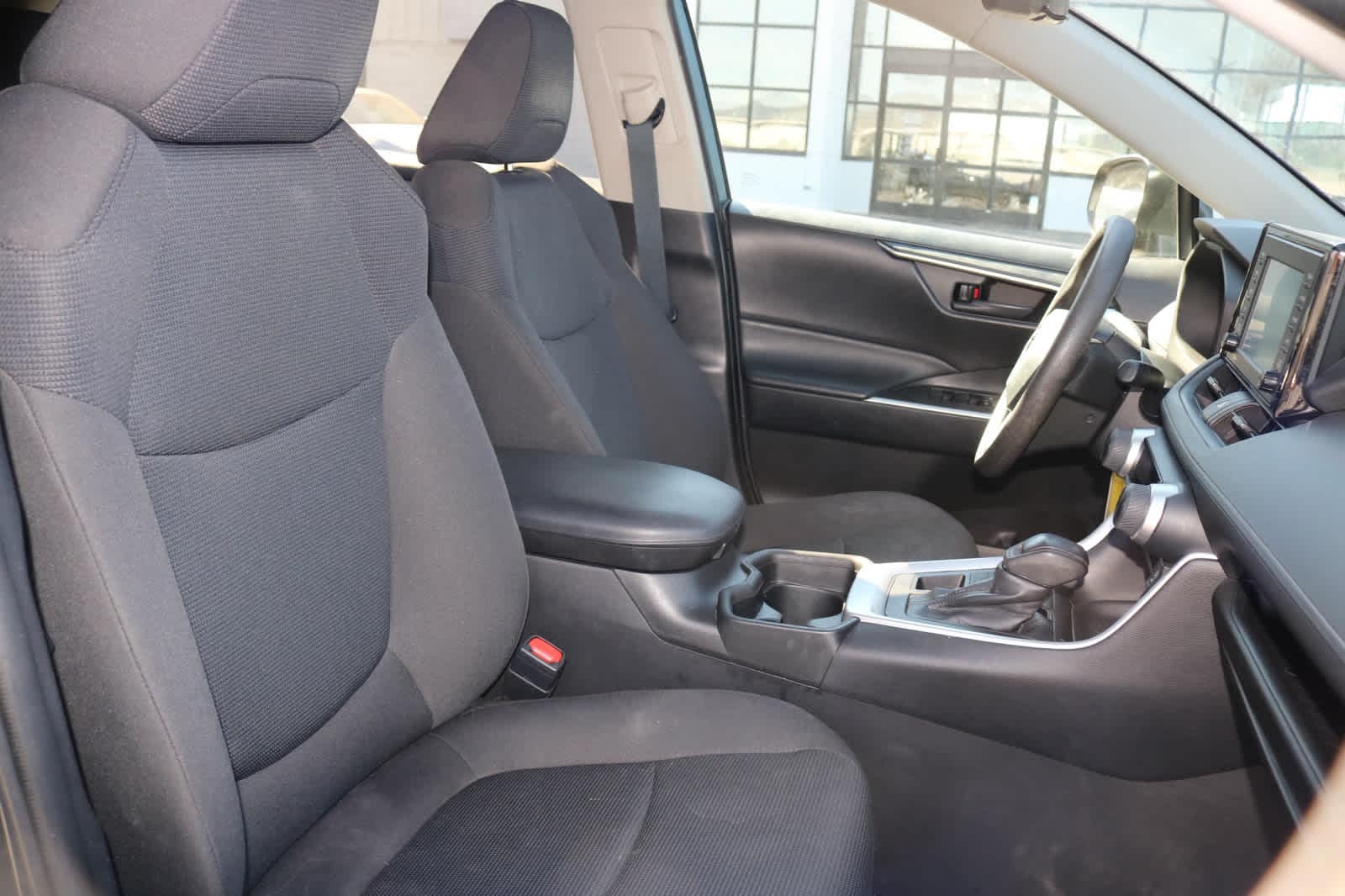 Thumbnail: 2021 Toyota RAV4 - 21