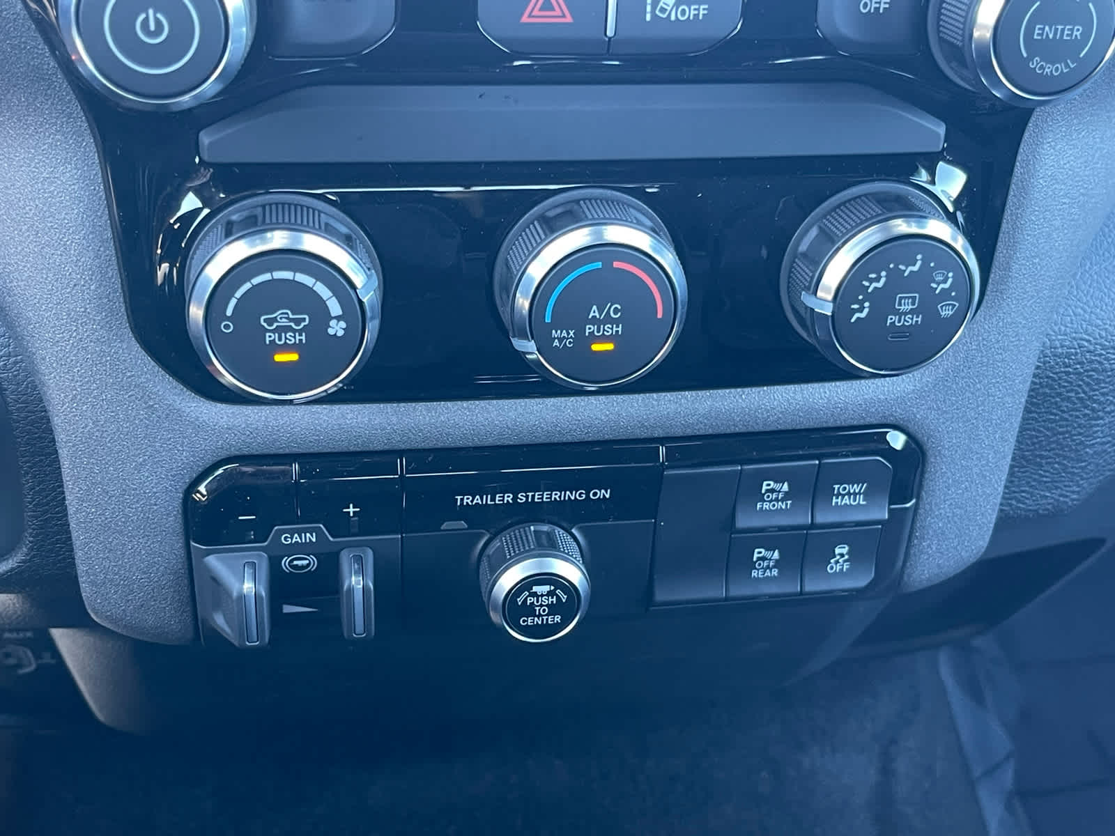 Thumbnail: 2026 RAM 1500 - 17