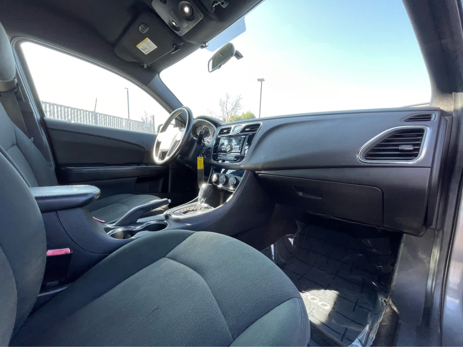 Thumbnail: 2011 Chrysler 200 - 24