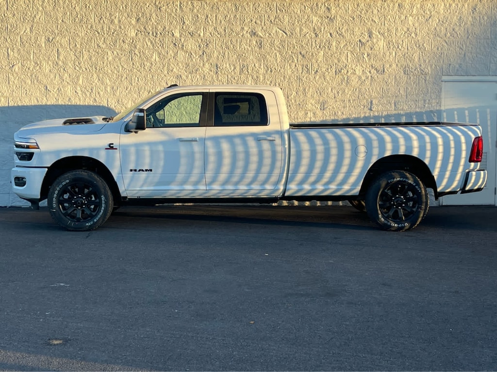 New 2026 Ram 3500 LARAMIE CREW CAB 4X4 8' BOX Pickup