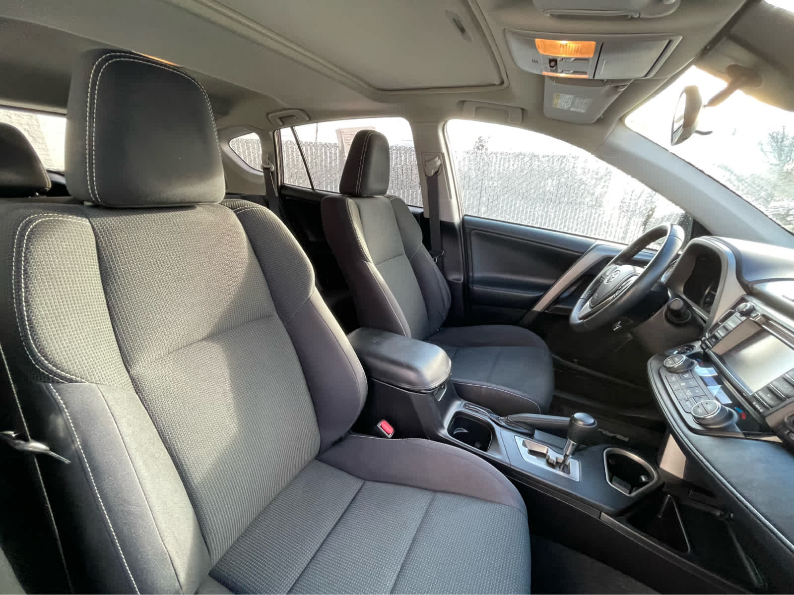 Thumbnail: 2018 Toyota RAV4 - 26