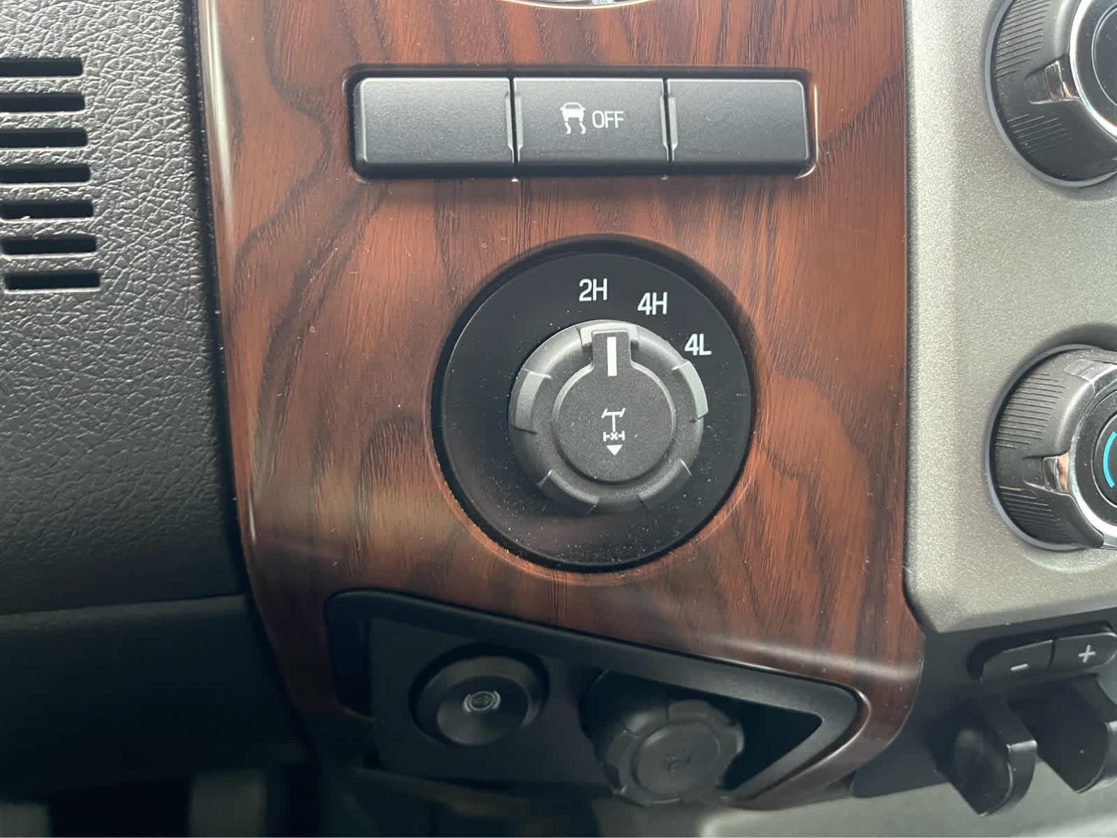 Thumbnail: 2016 Ford F-350 - 17