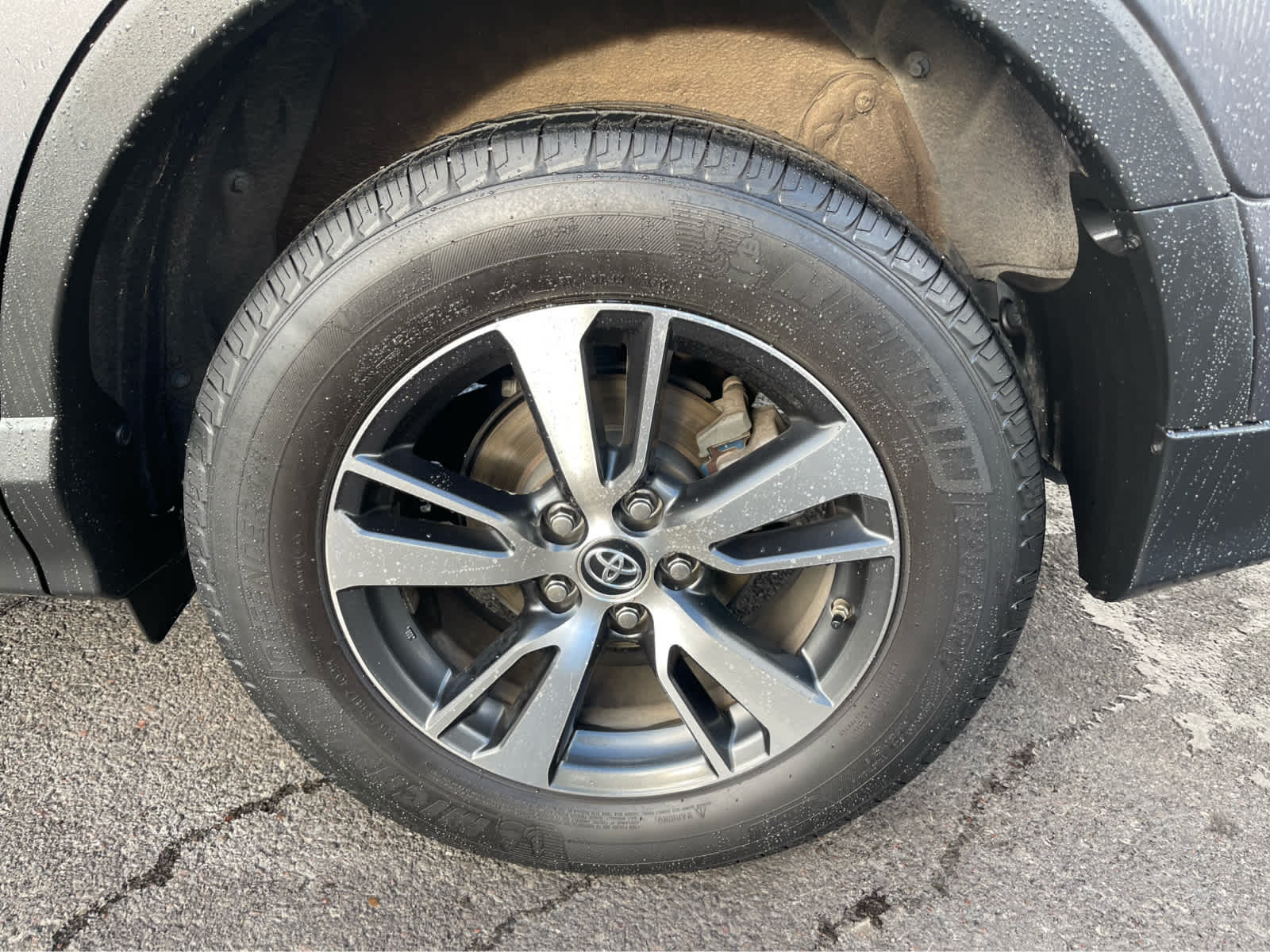 Thumbnail: 2018 Toyota RAV4 - 11