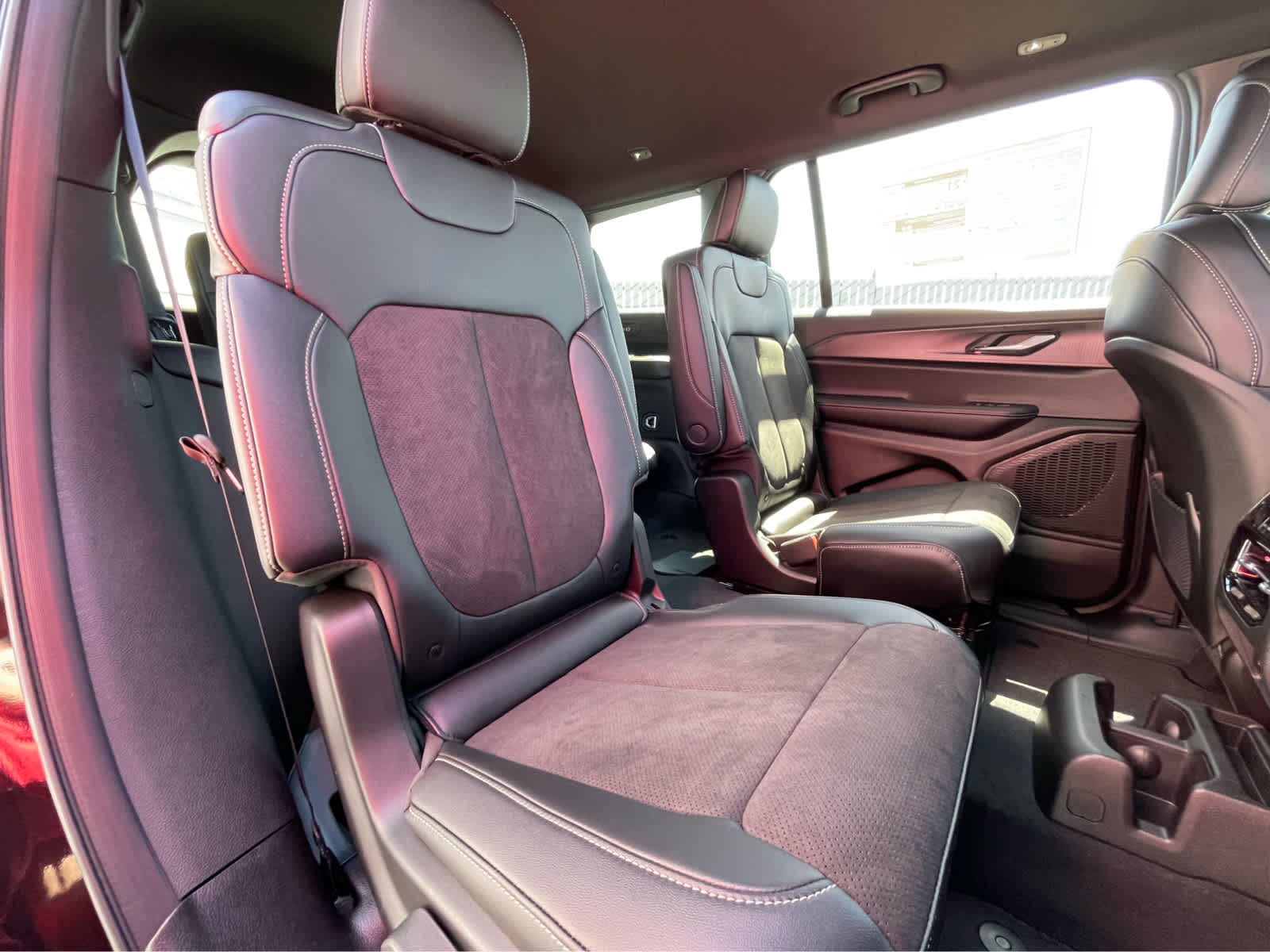 Thumbnail: 2025 Jeep Grand Cherokee - 27