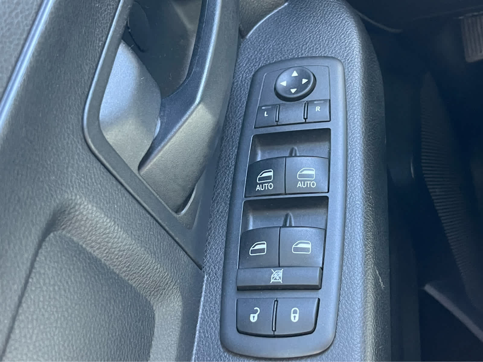 Thumbnail: 2019 RAM 1500 Classic - 18