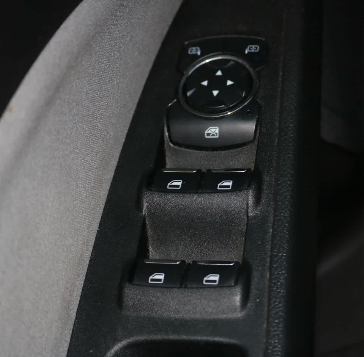 Thumbnail: 2013 Ford Fusion - 16