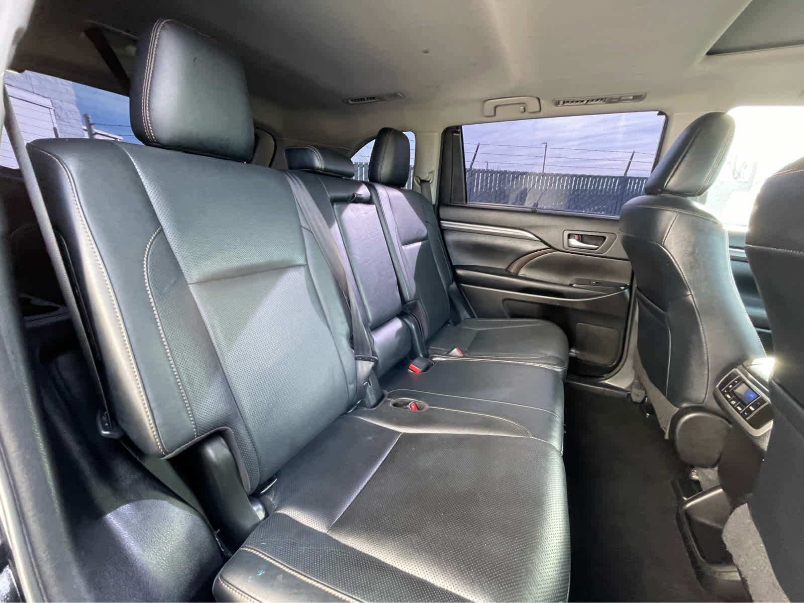 Thumbnail: 2018 Toyota Highlander - 27