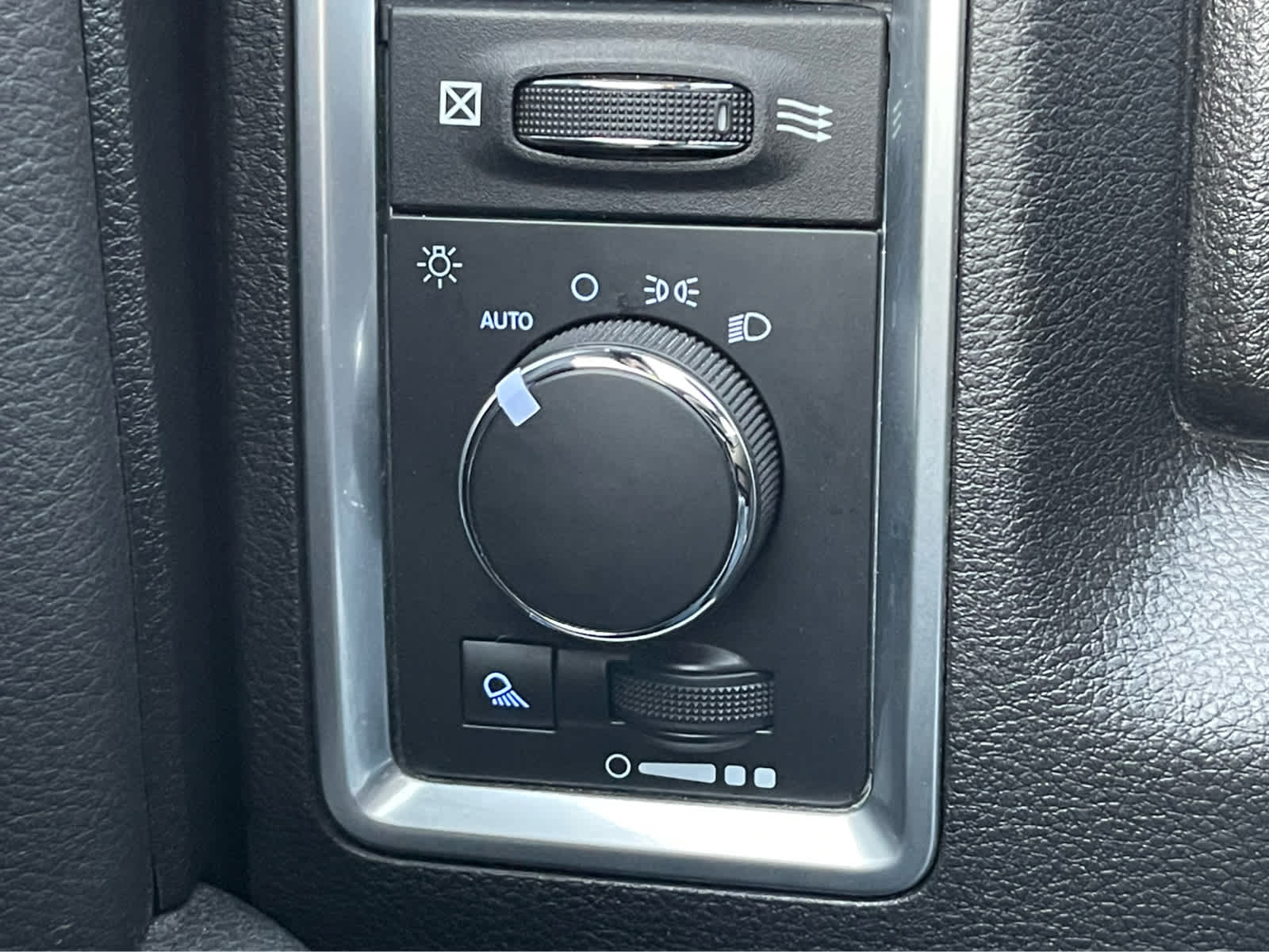 Thumbnail: 2022 RAM 1500 Classic - 17