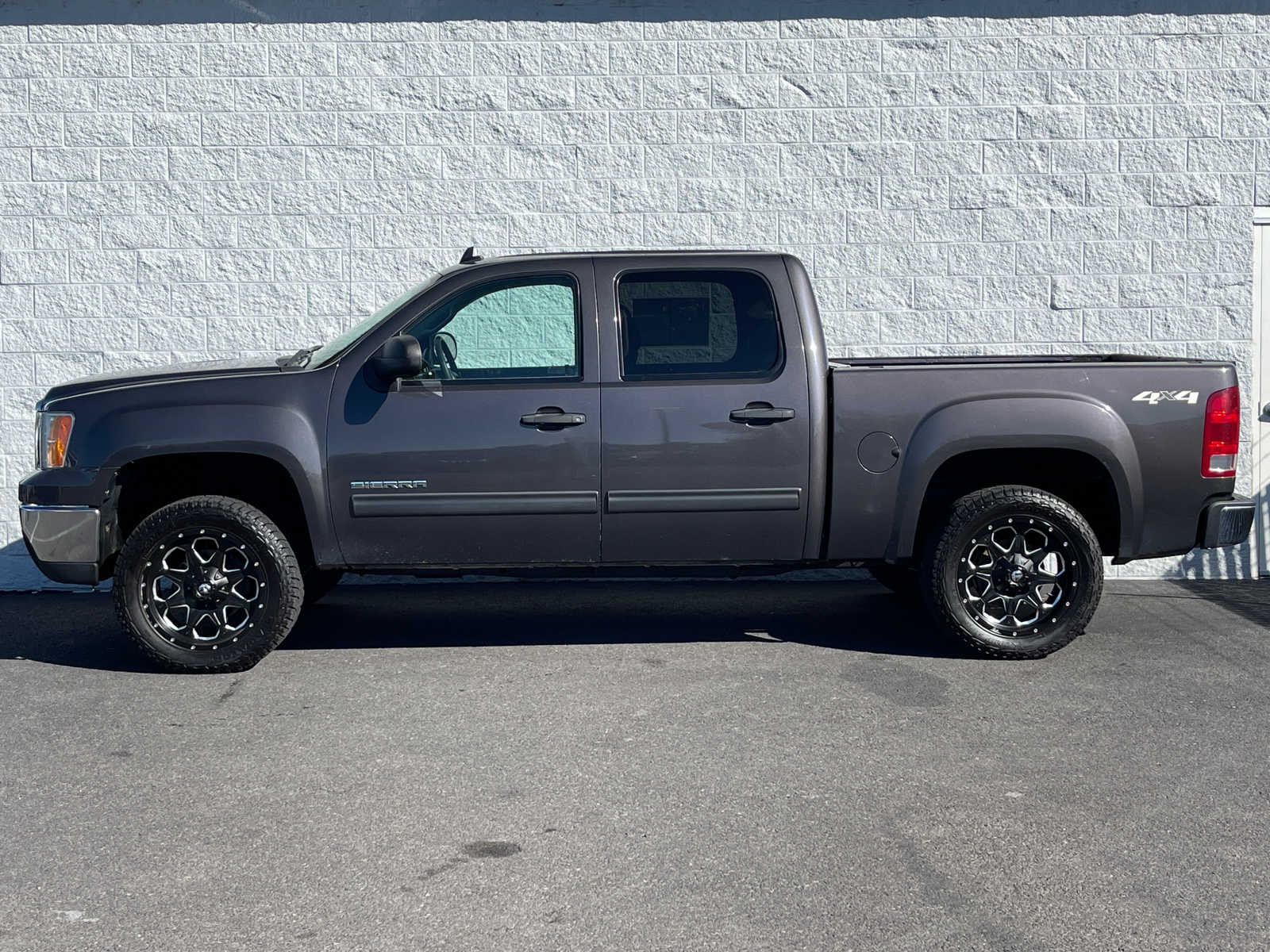 Used 2010 GMC Sierra 1500 SL with VIN 3GTRKUEA0AG128231 for sale in Klamath Falls, OR