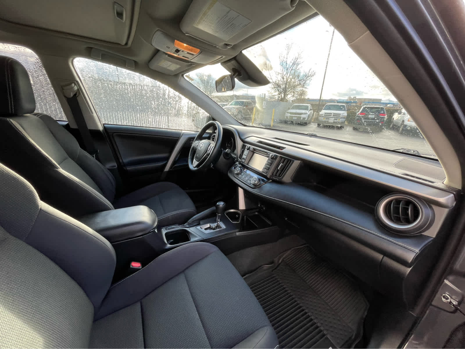 Thumbnail: 2018 Toyota RAV4 - 25