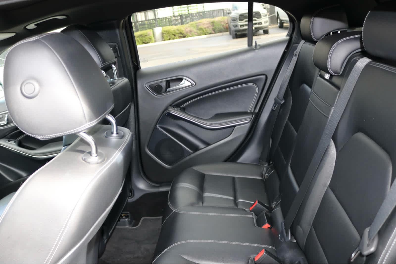 Thumbnail: 2020 Mercedes-Benz GLA - 26