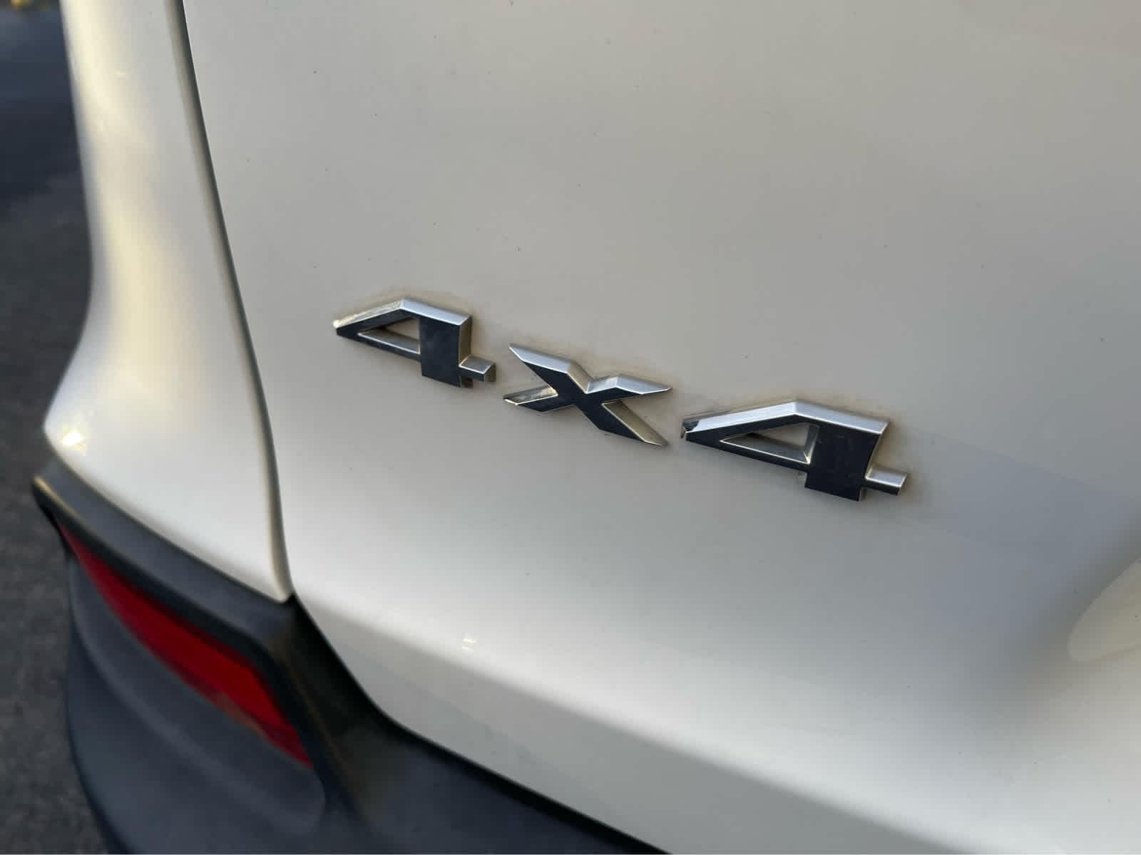 Thumbnail: 2019 Jeep Cherokee - 11