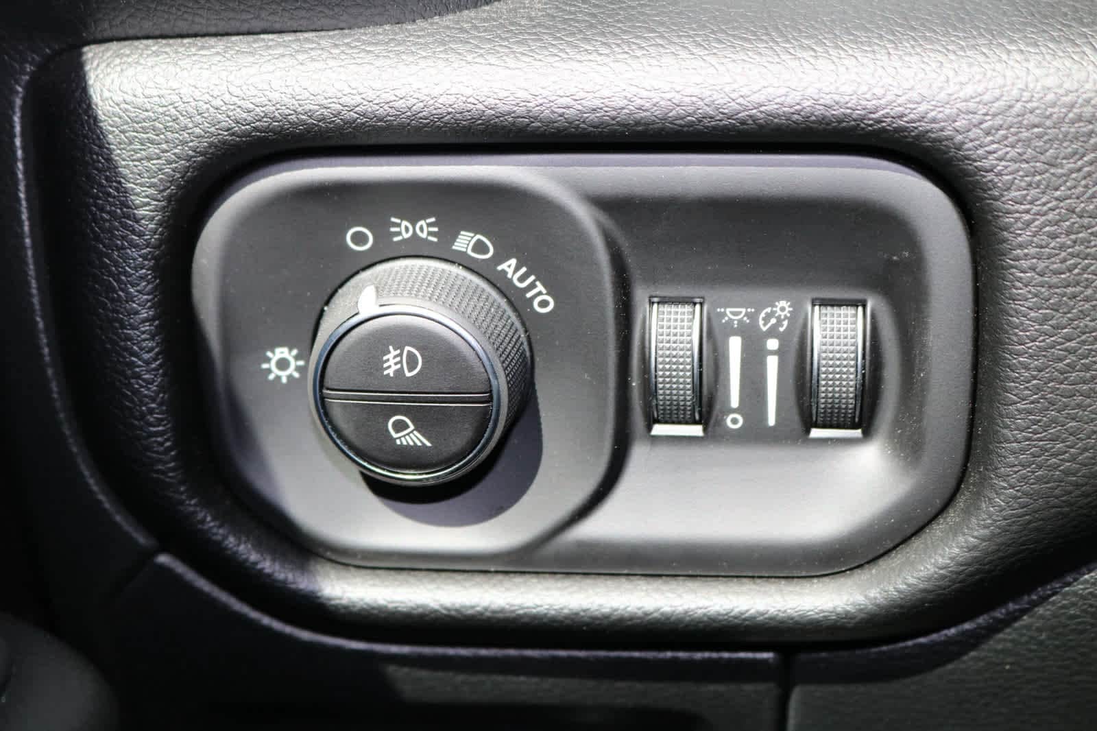 Thumbnail: 2026 RAM 1500 - 21