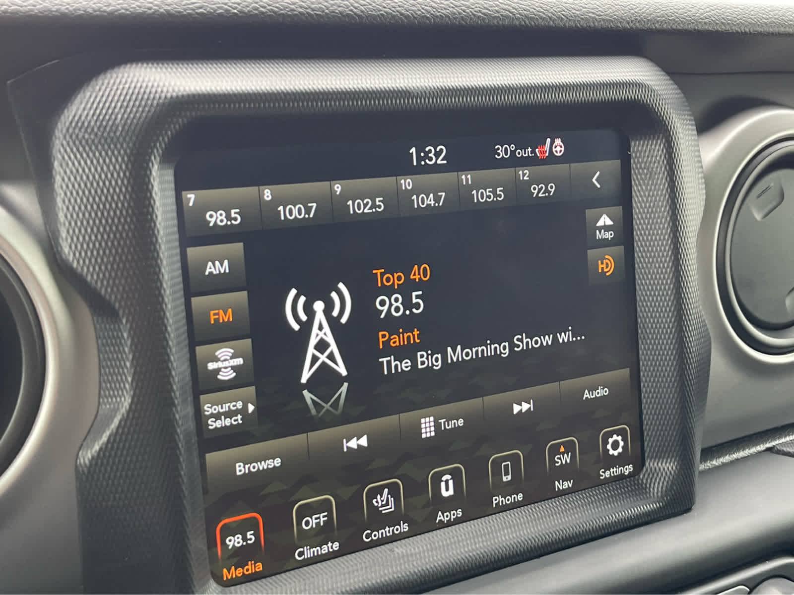 Thumbnail: 2021 Jeep Gladiator - 14