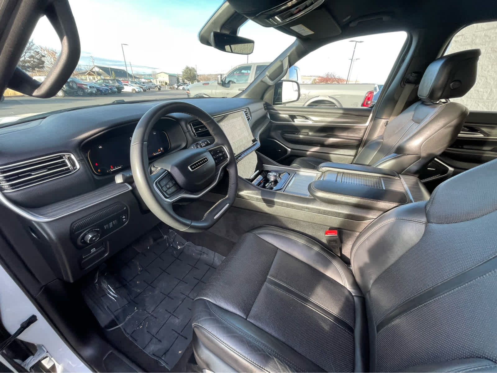 Thumbnail: 2023 Jeep Wagoneer - 2