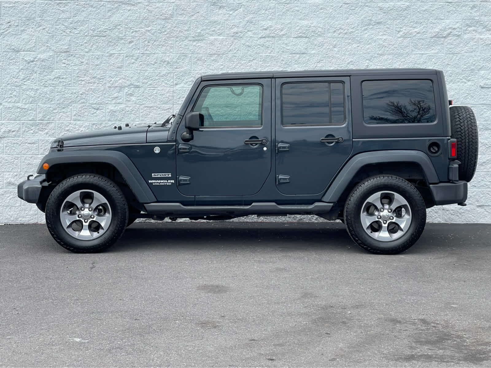 2017 Jeep Wrangler Unlimited Sport 4