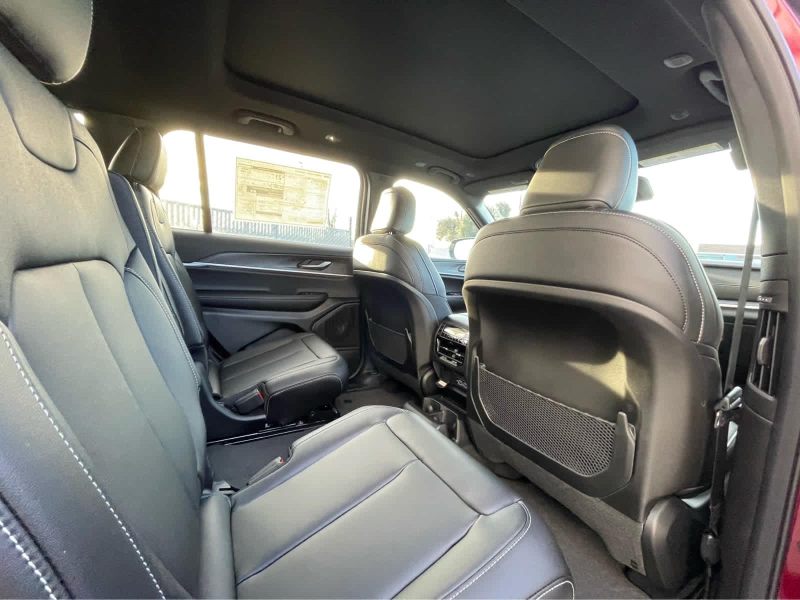 Thumbnail: 2025 Jeep Grand Cherokee - 26