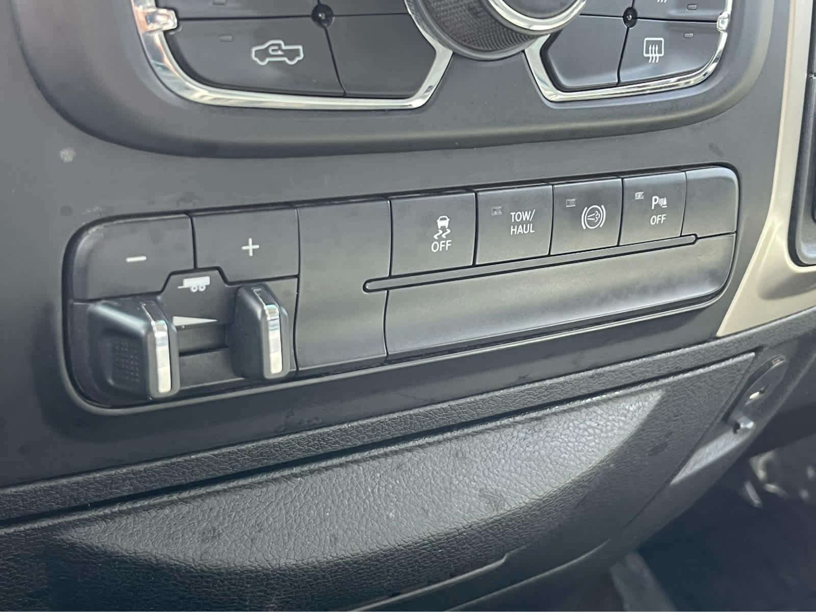 Thumbnail: 2015 RAM 3500 - 12