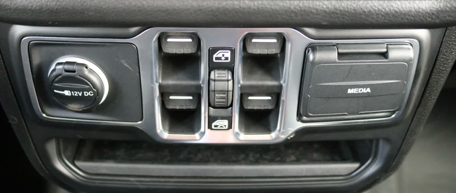Thumbnail: 2026 Jeep Wrangler - 17