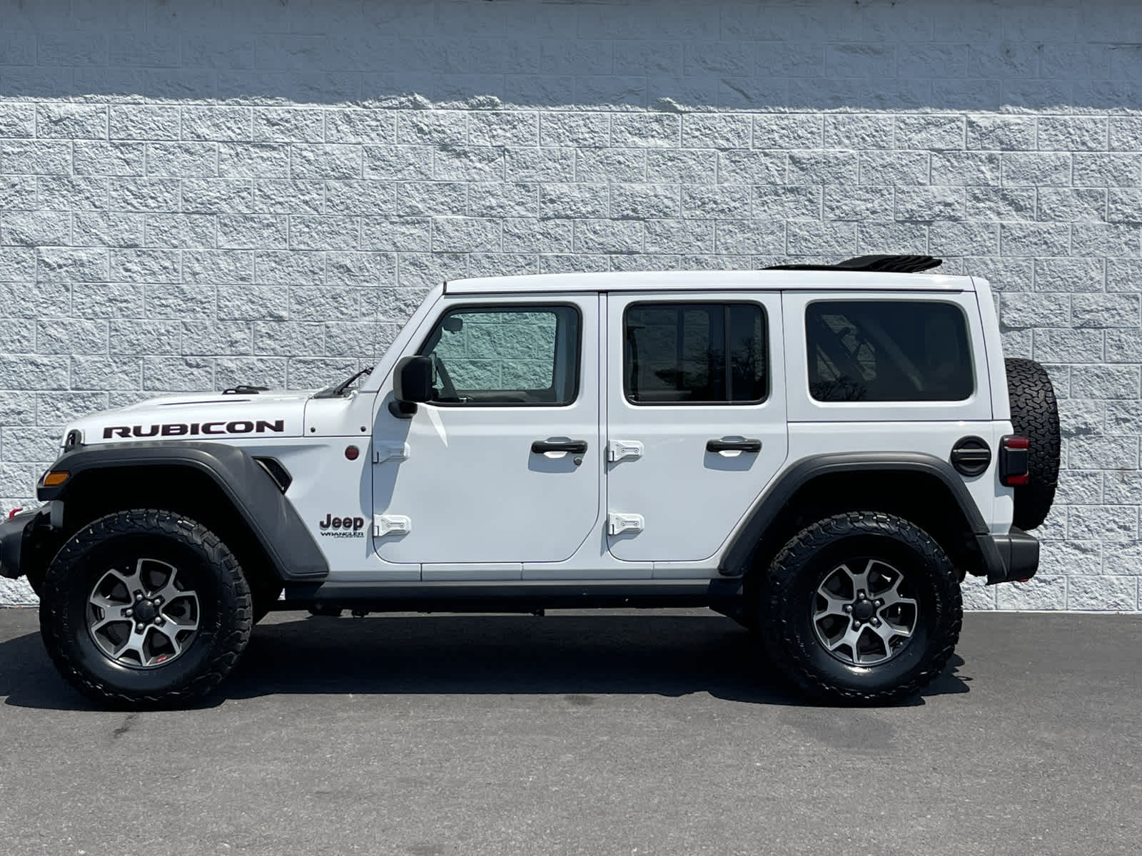 Thumbnail: 2019 Jeep Wrangler - 3