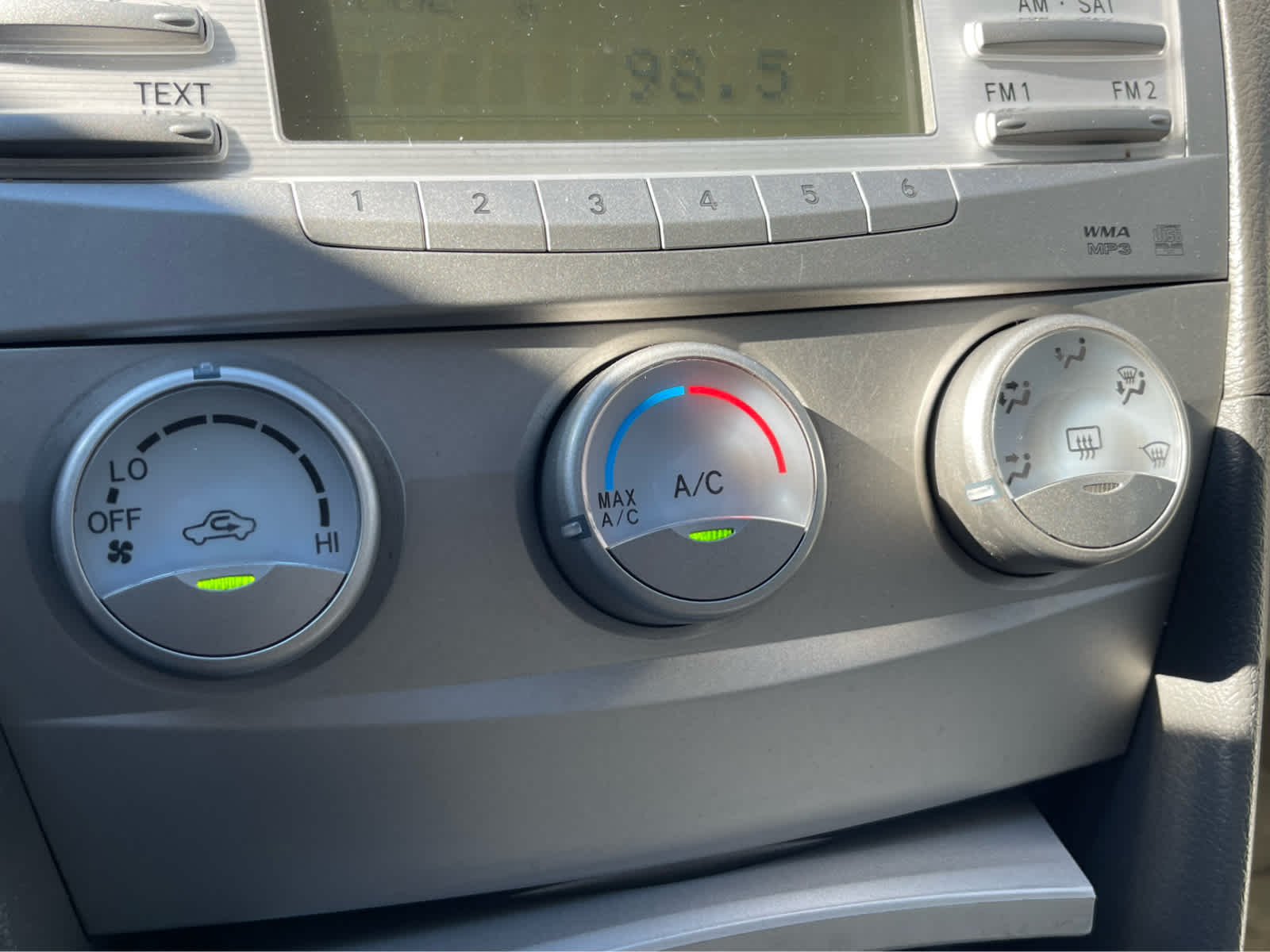 Thumbnail: 2010 Toyota Camry - 15