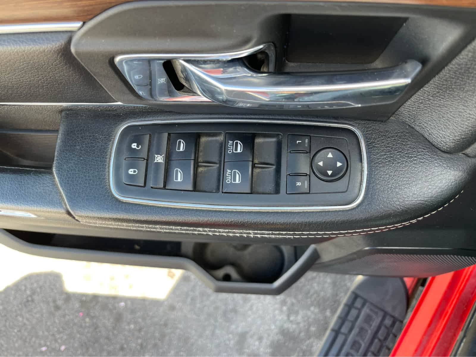 2013 RAM 3500 Laramie 18