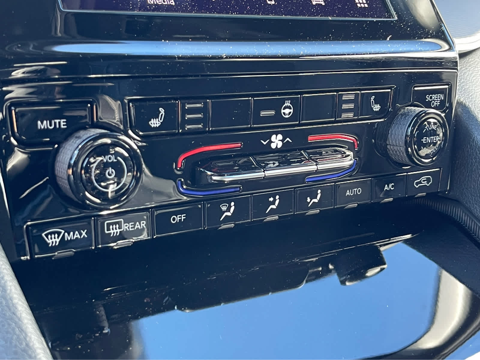 Thumbnail: 2025 Jeep Grand Cherokee - 12