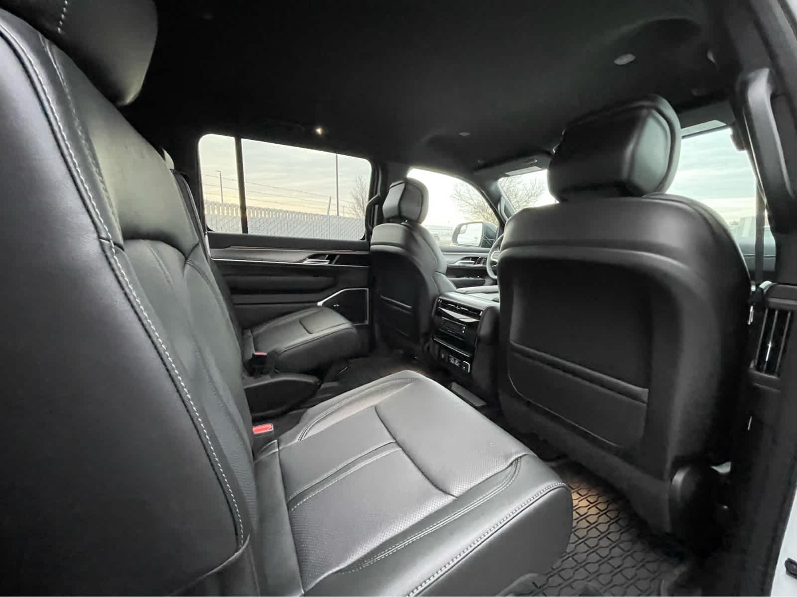 Thumbnail: 2026 Jeep Grand Wagoneer - 25