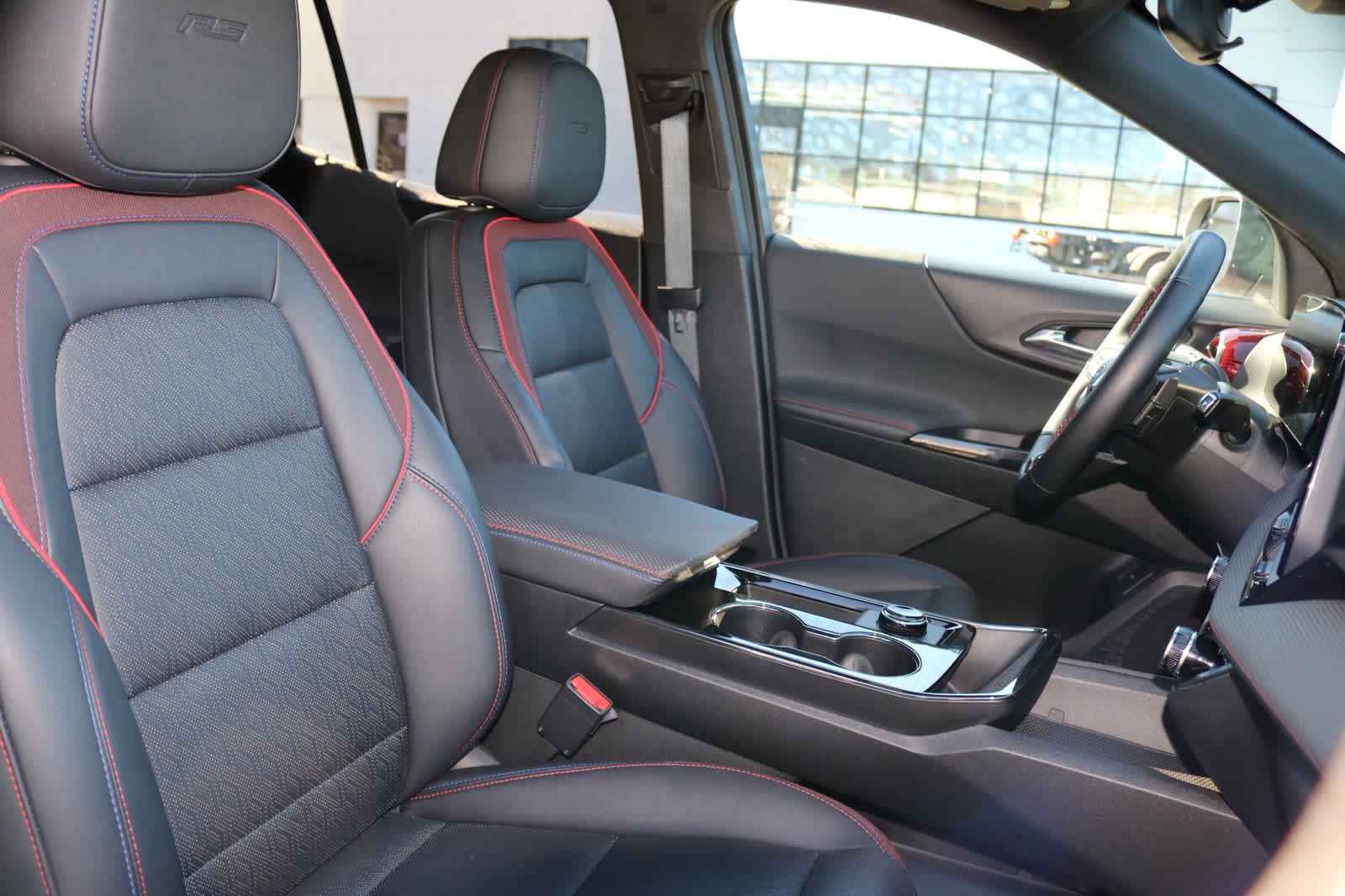 Thumbnail: 2025 Chevrolet Equinox - 24