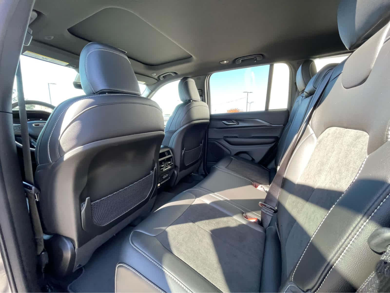 Thumbnail: 2025 Jeep Grand Cherokee - 19