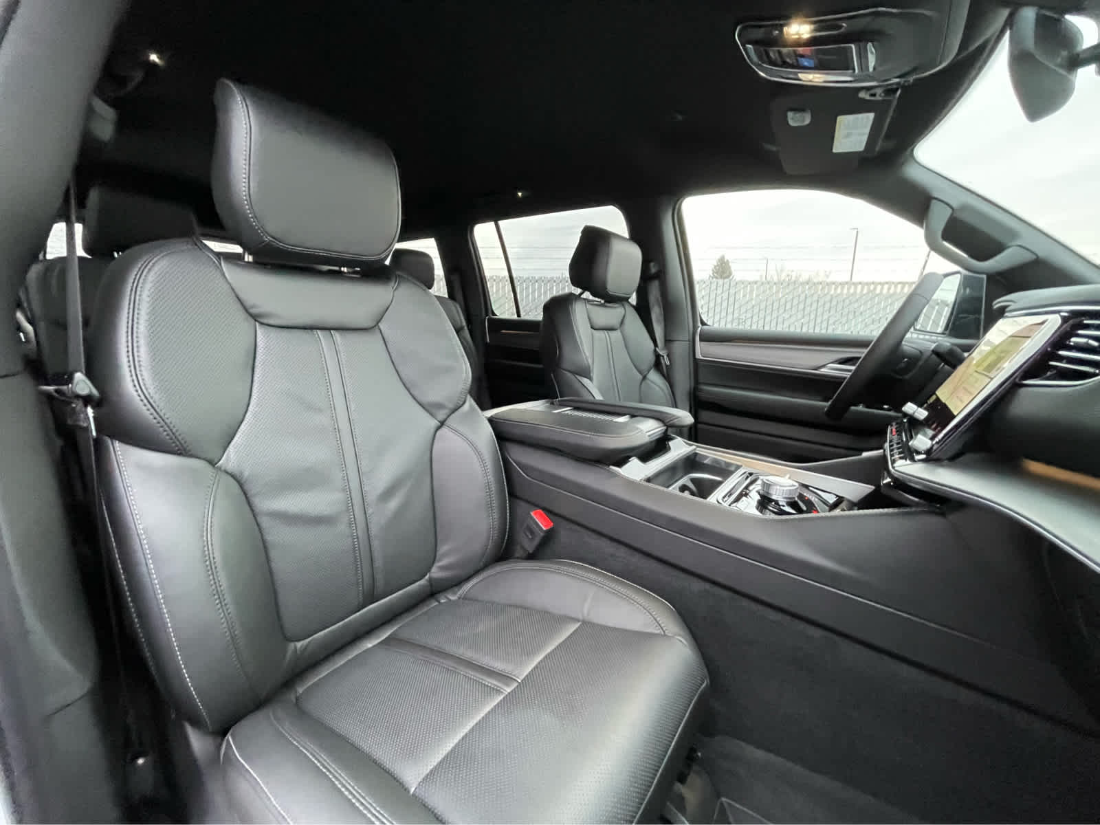 Thumbnail: 2026 Jeep Grand Wagoneer - 29